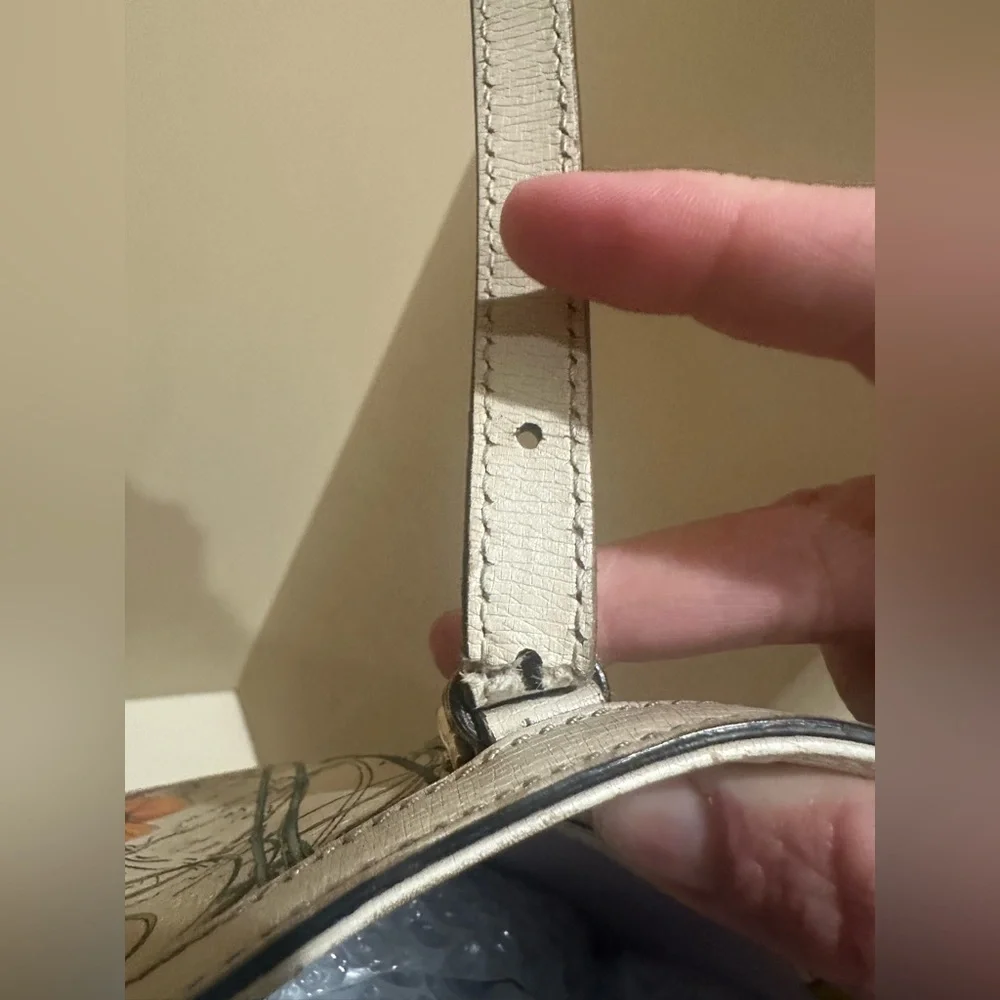 Gucci Flora Infinity Medium Tote Off
White - Picture 10 of 16